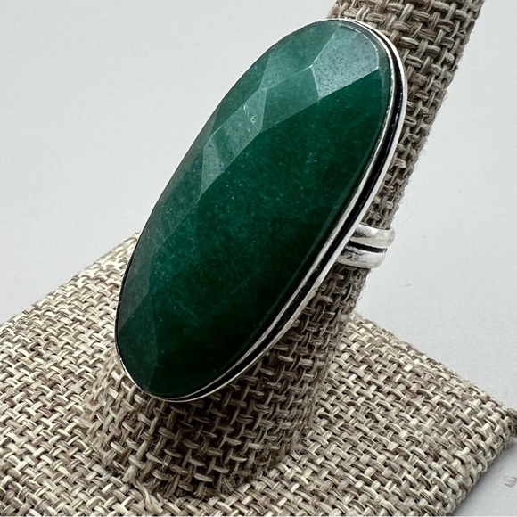 New Enhanced Faceted Green Emerald Stone Silver Overlay Ring Size 8.25 - Picture 11 of 11